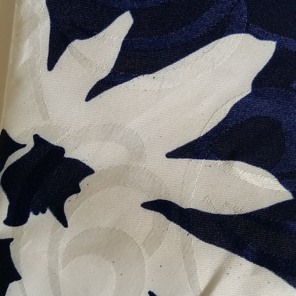 Lago necktie and pocket square - Picture 4 of 9